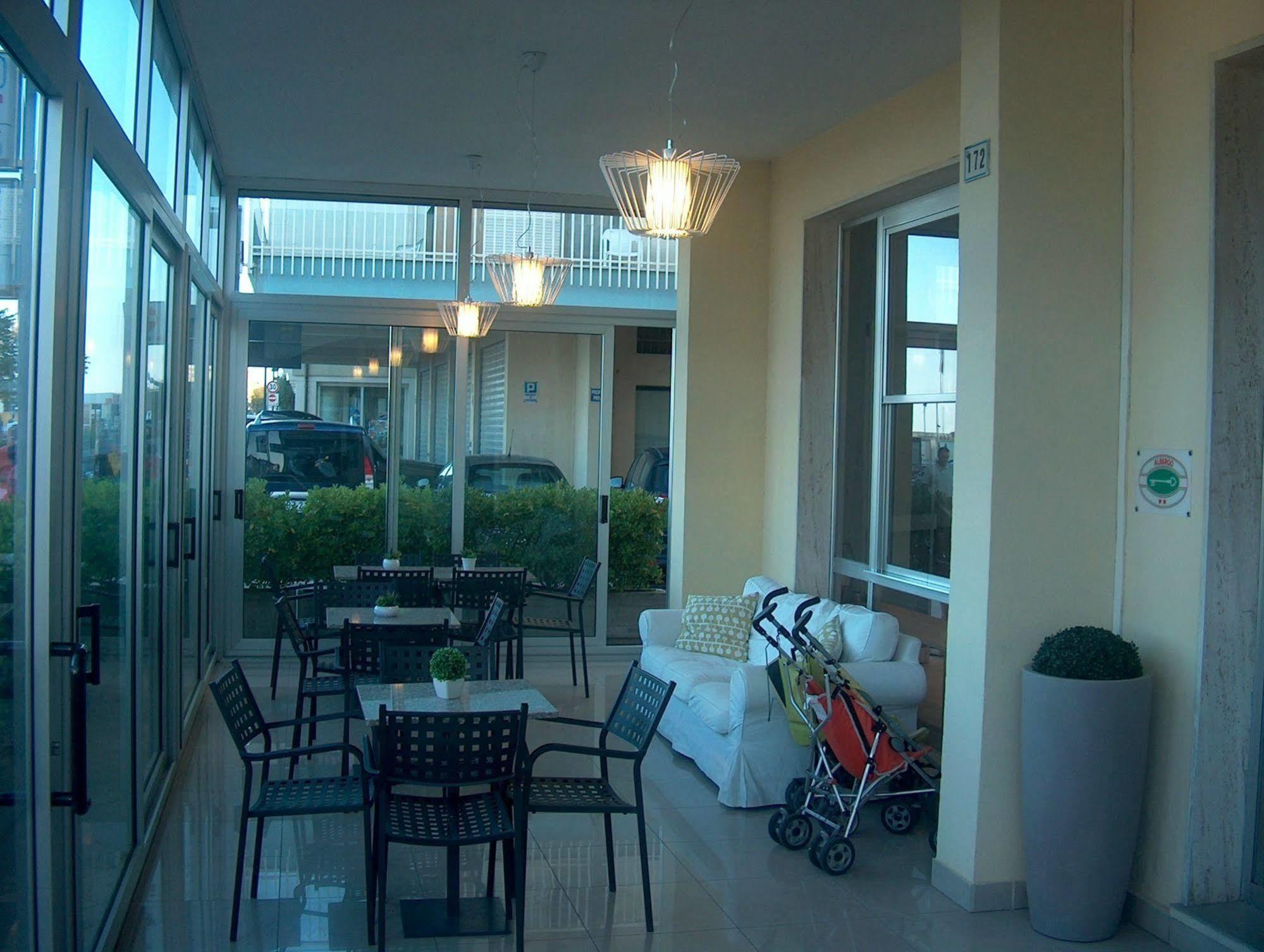 Hotel Trevi Bellaria-Igea Marina Exterior foto